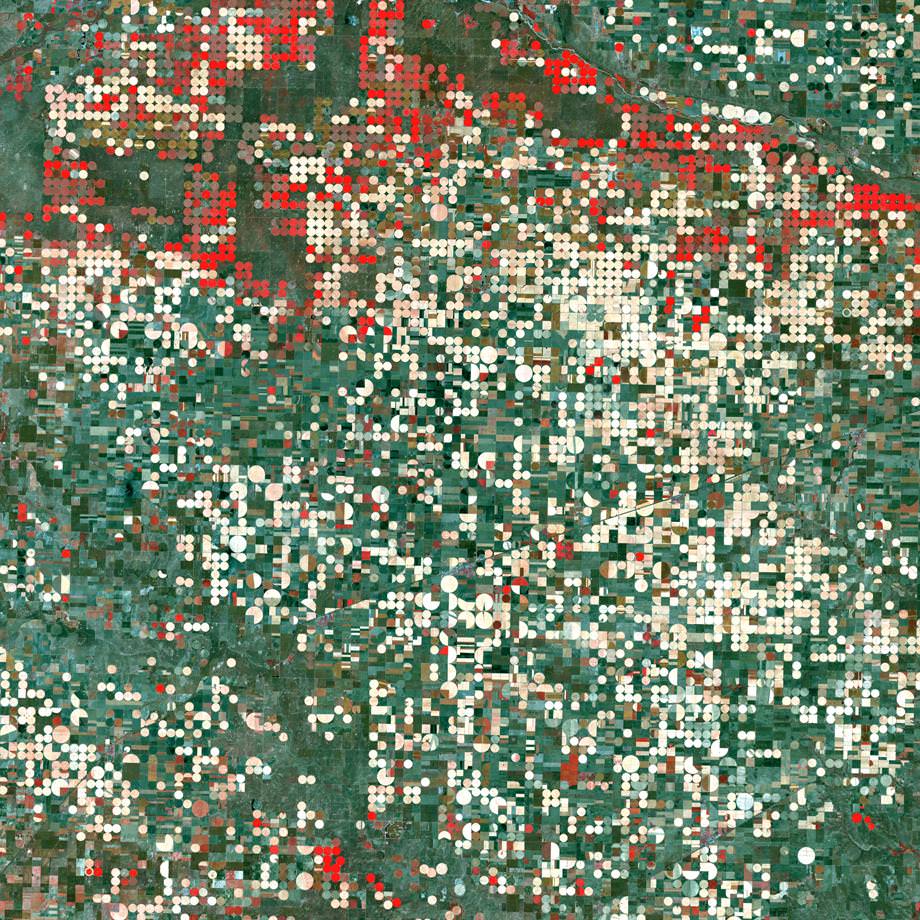 foto bumi dari satelit sebagai karya seni modern 8